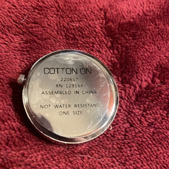 Cotton On black slap magnetic closure Watch. New battery installed. # 220617 - Picture 4 of 6